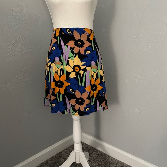 Roxy Golden Poppy Bold Floral Mini Flowy Skirt Size L - Picture 3 of 6
